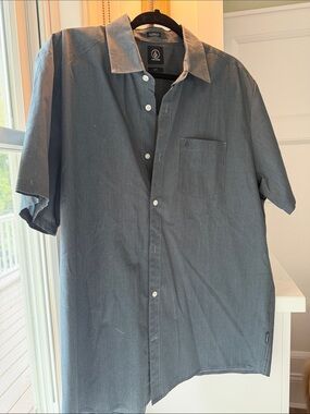 Volcom Classic Fit Button Down Shirt in Gray Size XL Like New